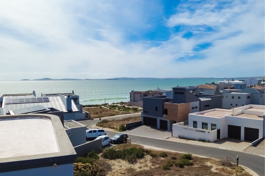 4 Bedroom Property for Sale in Calypso Beach Western Cape